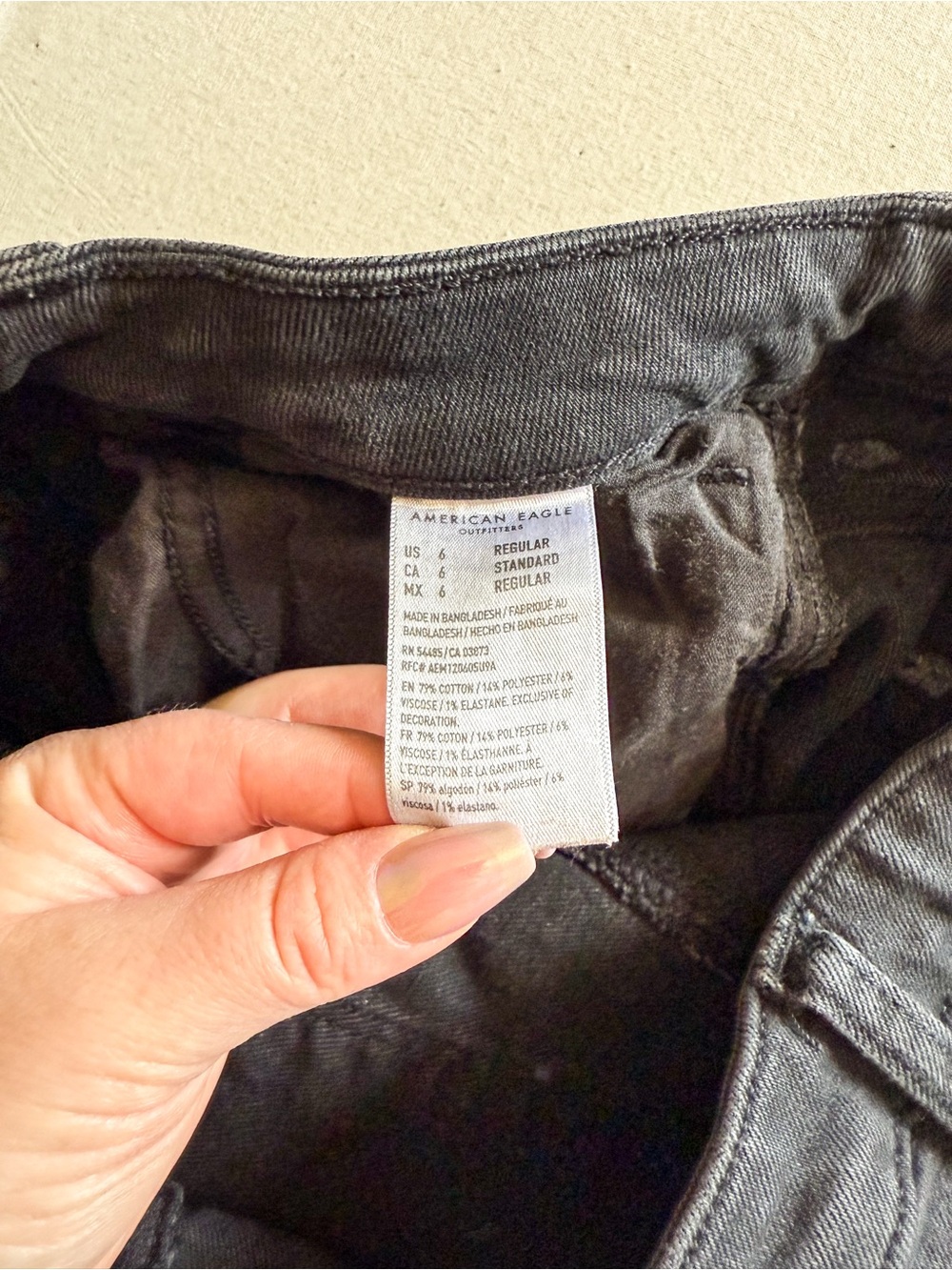American Eagle Mom Jeans Black High Rise Stretch Denim Size 6 - Picture 5 of 8